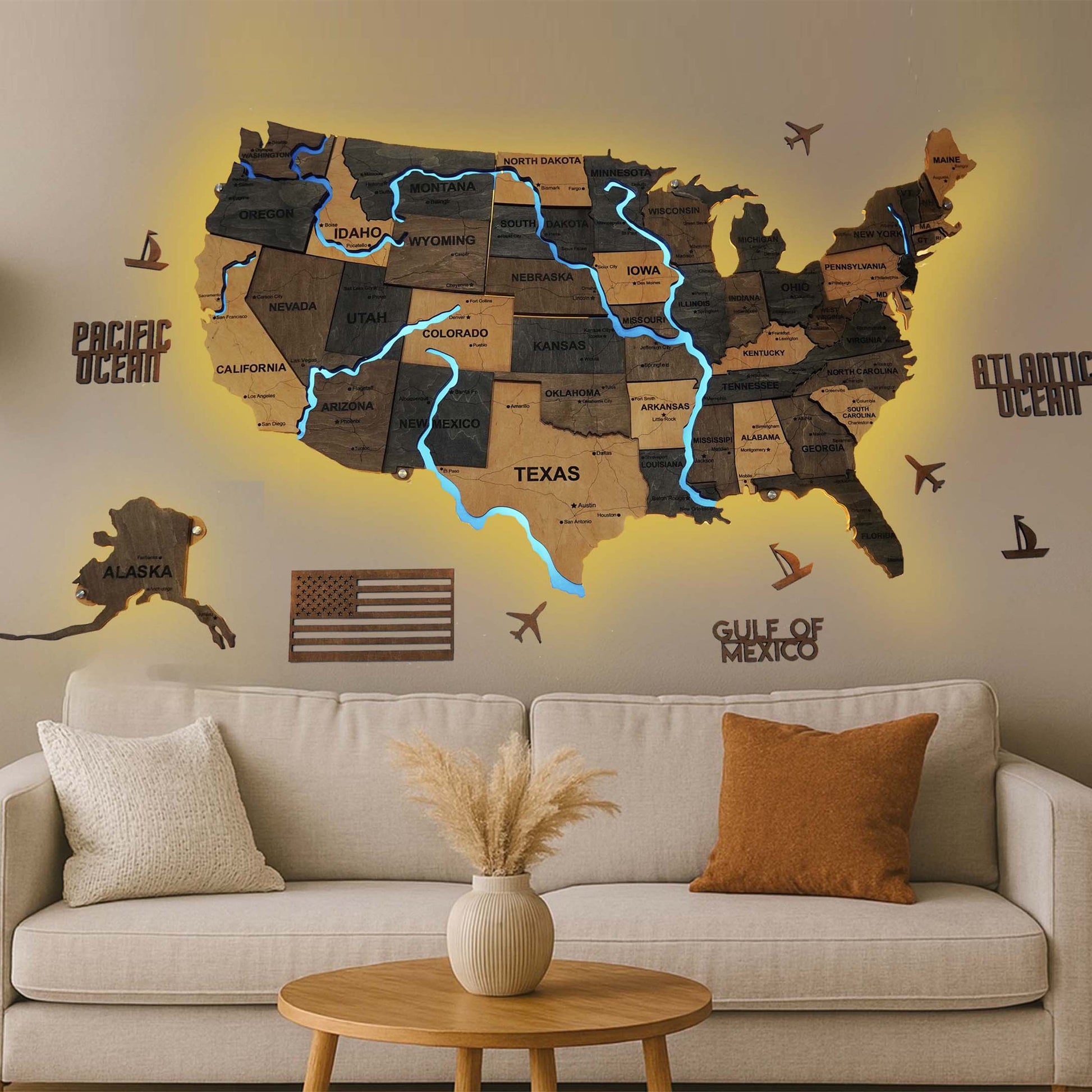 Drewniana mapa USA z LED i rzekami, kolor Brut