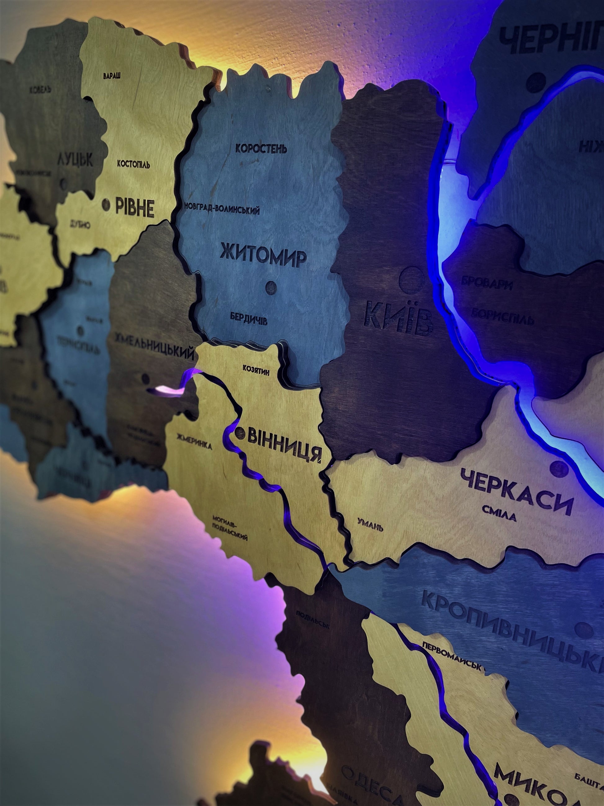 Wielowarstwowa mapa Ukrainy LED z podświetleniem rzek kolor Prime