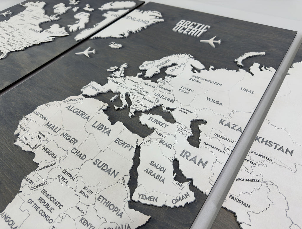 Panel 1 — Drewniana mapa świata na ścianę z oświetleniem LED