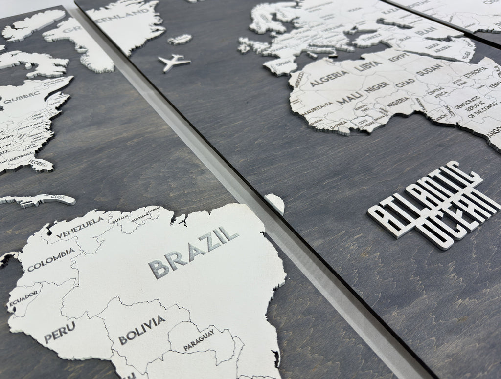 Panel 1 — Drewniana mapa świata na ścianę z oświetleniem LED