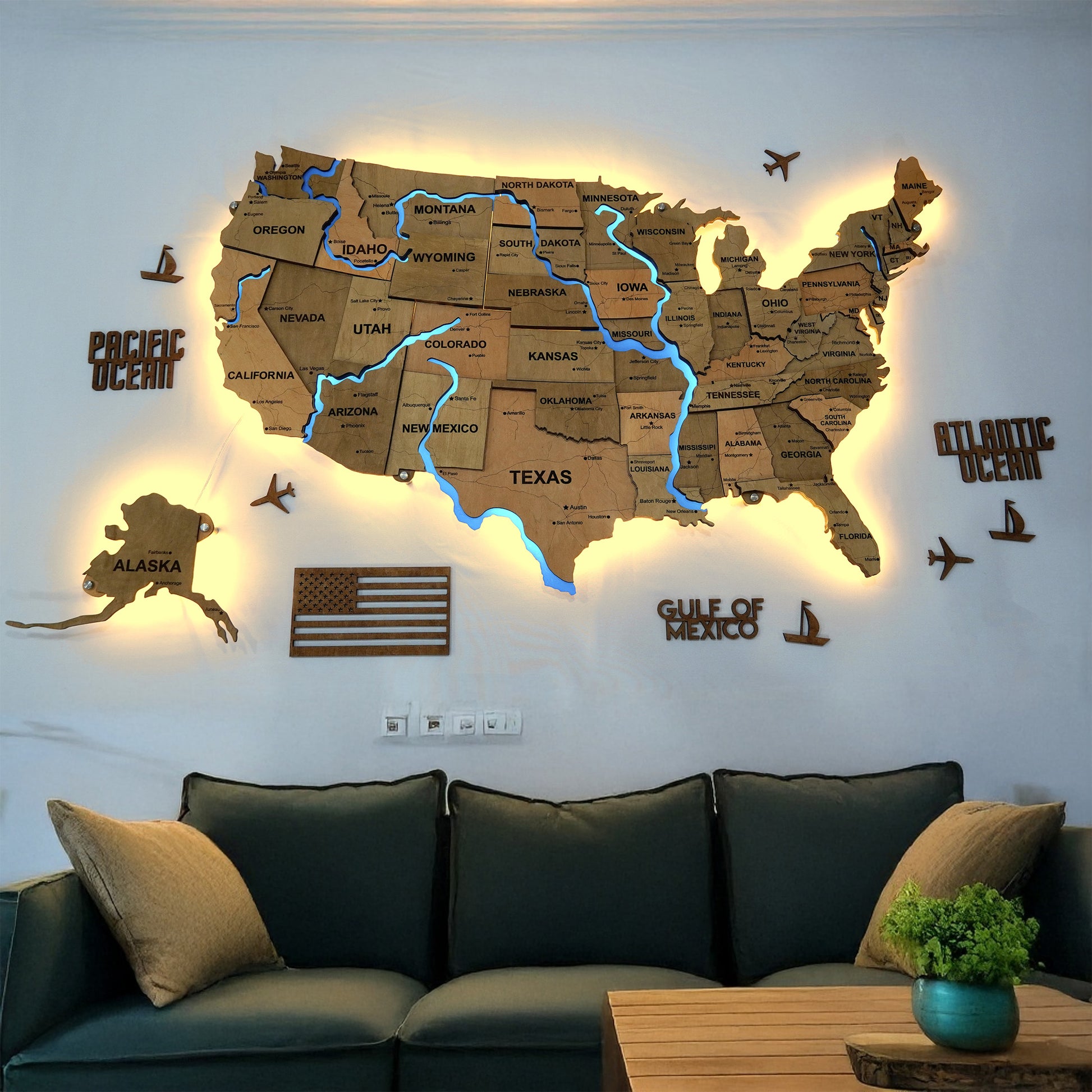 Drewniana mapa USA z LED i rzekami, kolor Light Tree