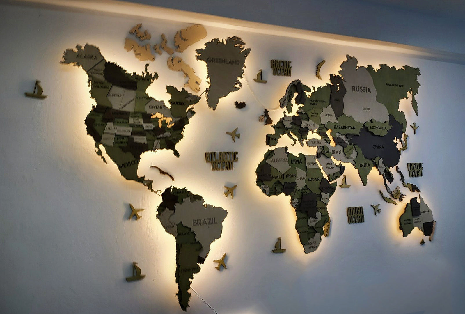Drewniana wielowarstwowa mapa swiata 3D LED kolor Verde
