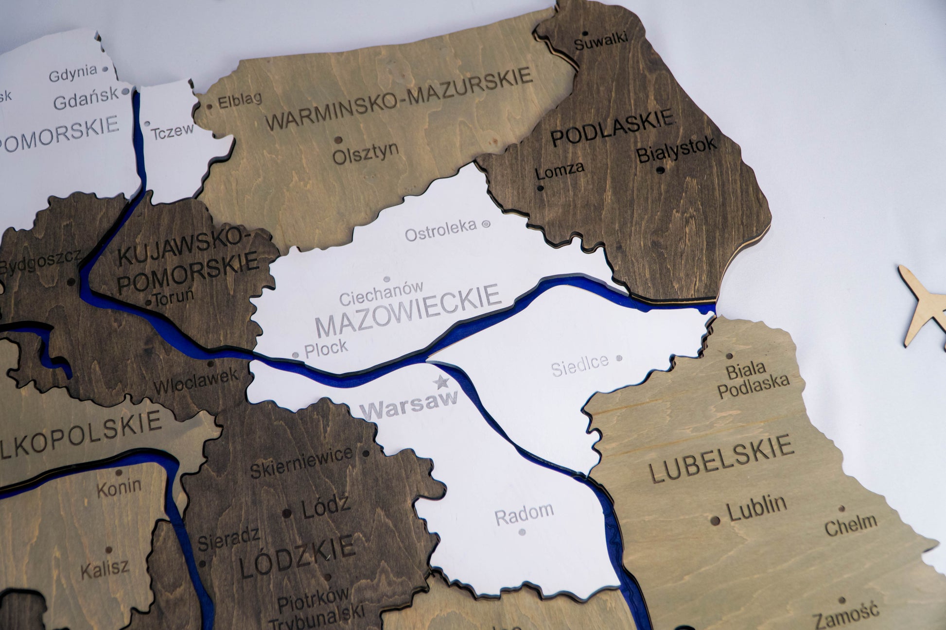 Drewniana wielowarstwowa mapa Polski z malowanymi rzekami, kolor Czarno-bialy