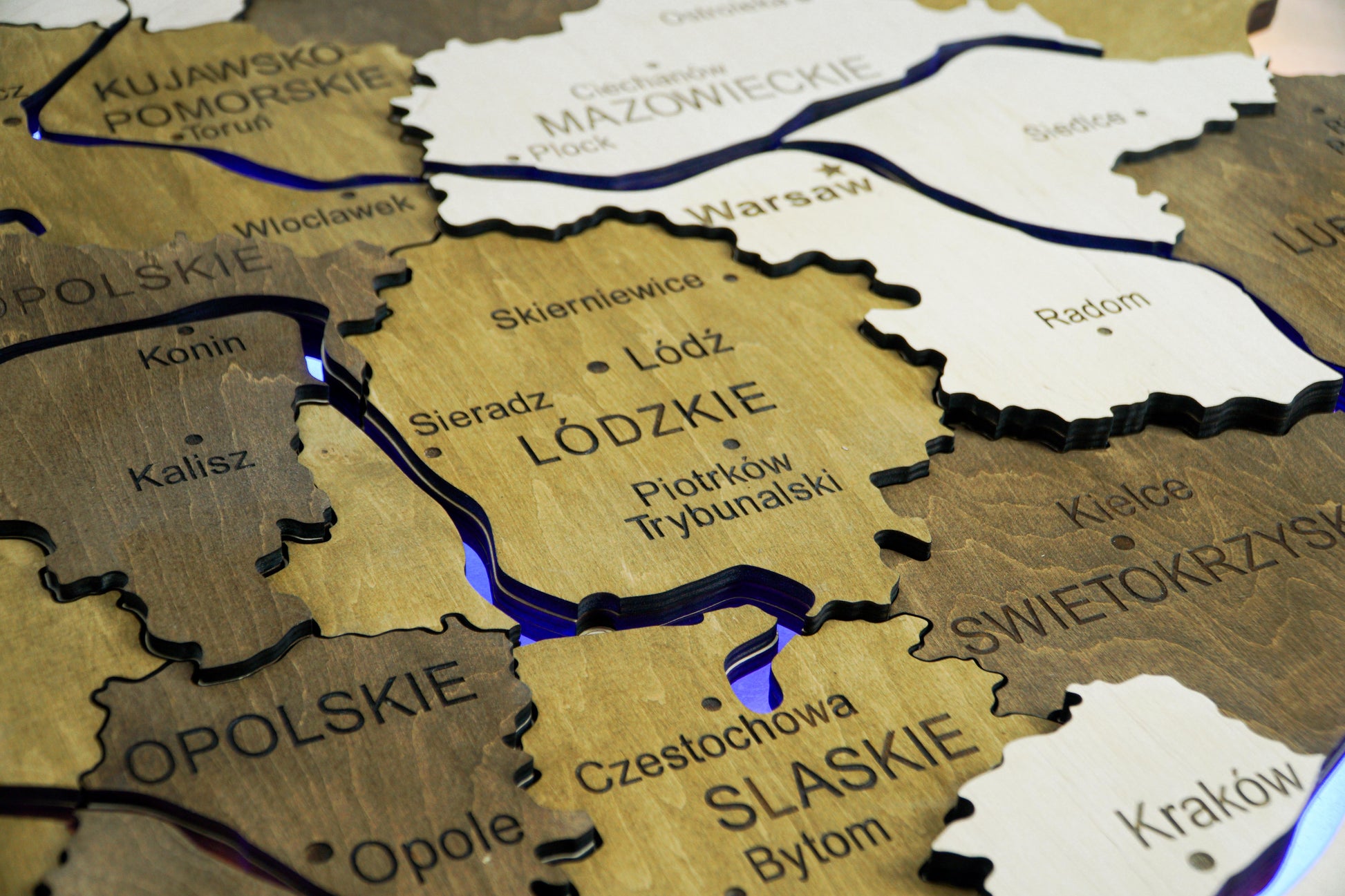 Drewniana wielowarstwowa mapa Polski z podświetlonymi rzekami, kolor Wonder