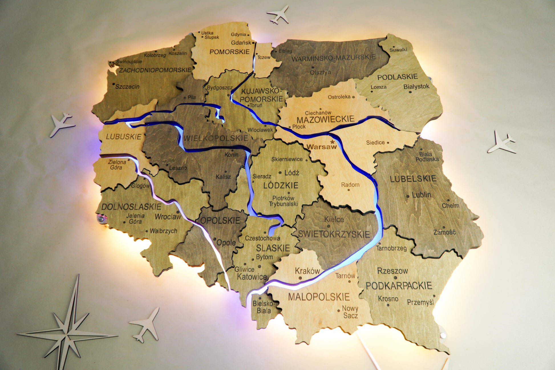 Drewniana wielowarstwowa mapa Polski z podswietlonymi rzekami, kolor Elis