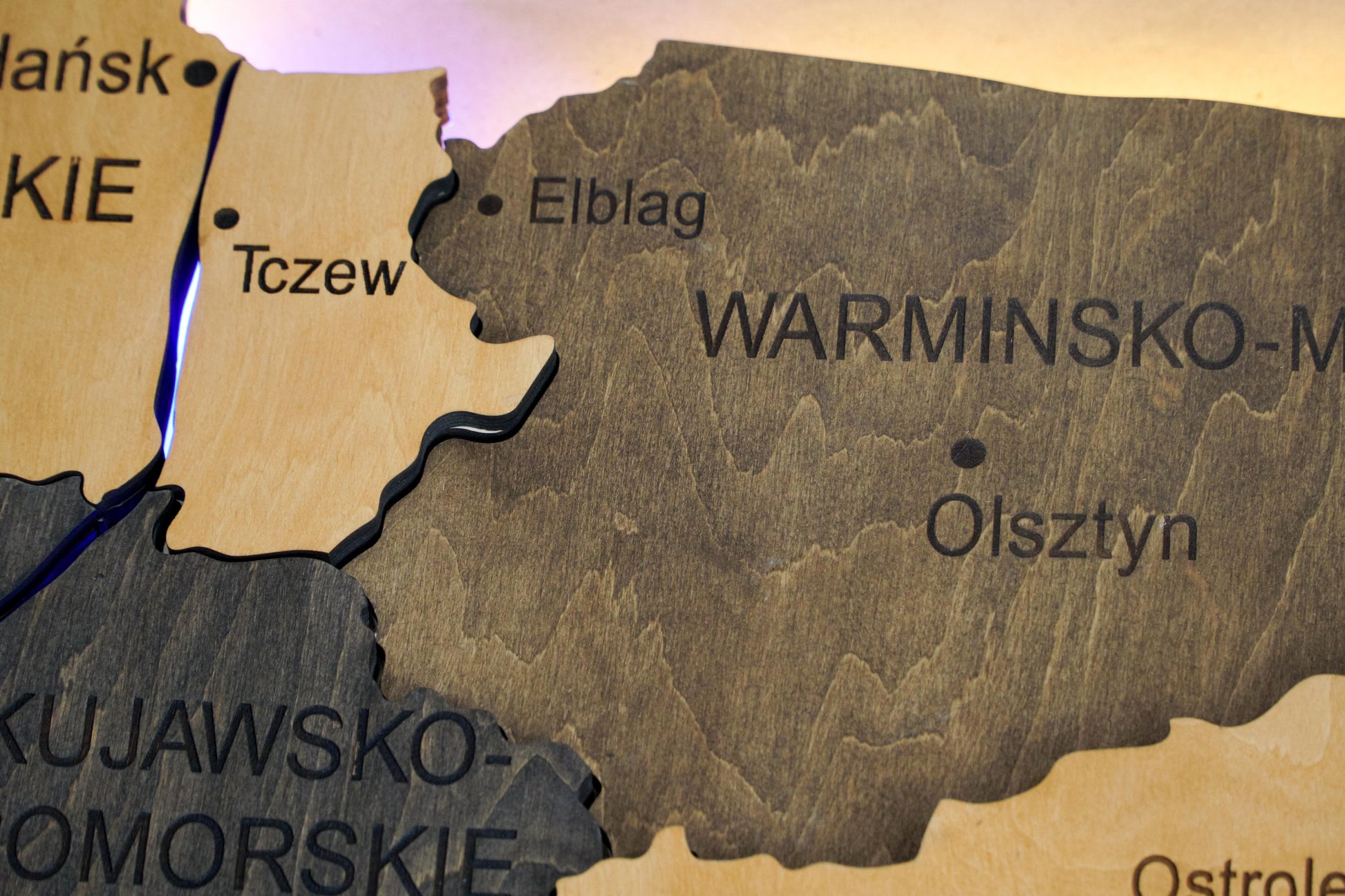 Drewniana wielowarstwowa mapa Polski z podswietlonymi rzekami, kolor Brute