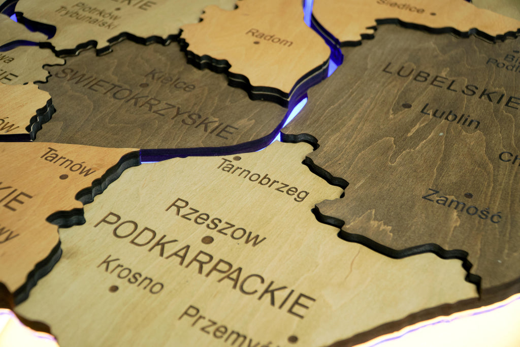Drewniana wielowarstwowa mapa Polski z podświetlonymi rzekami, kolor Light Tree