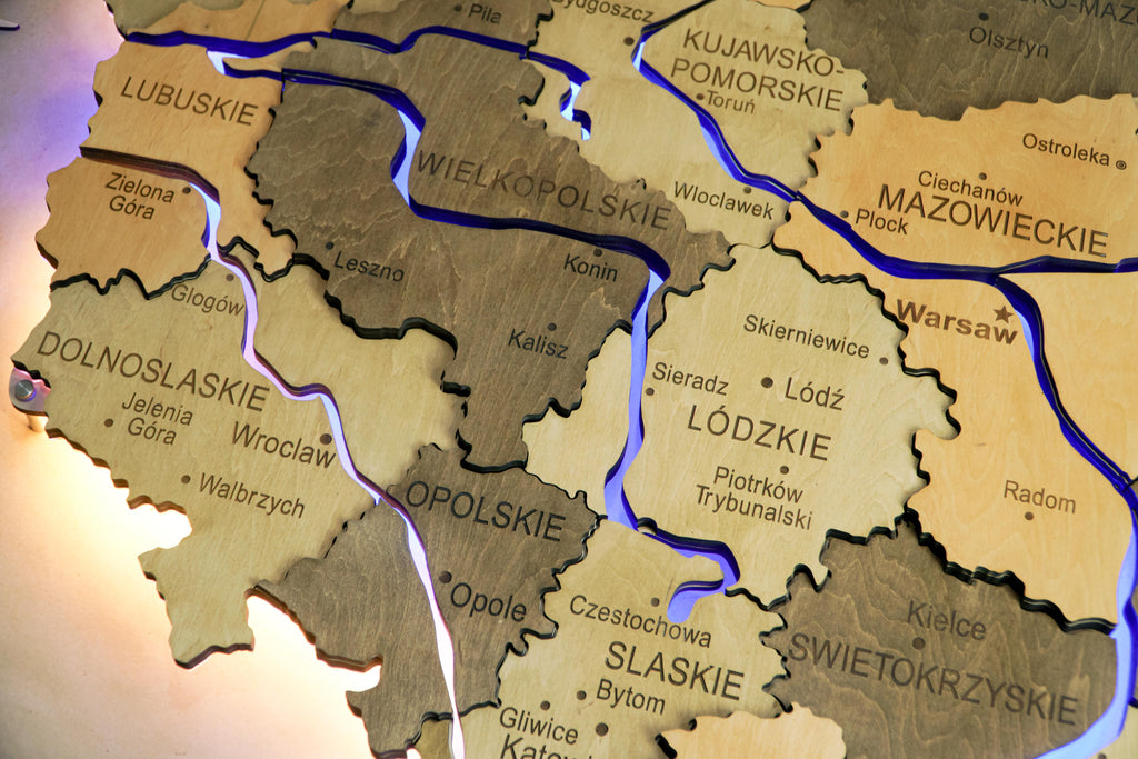 Drewniana wielowarstwowa mapa Polski z podświetlonymi rzekami, kolor Light Tree