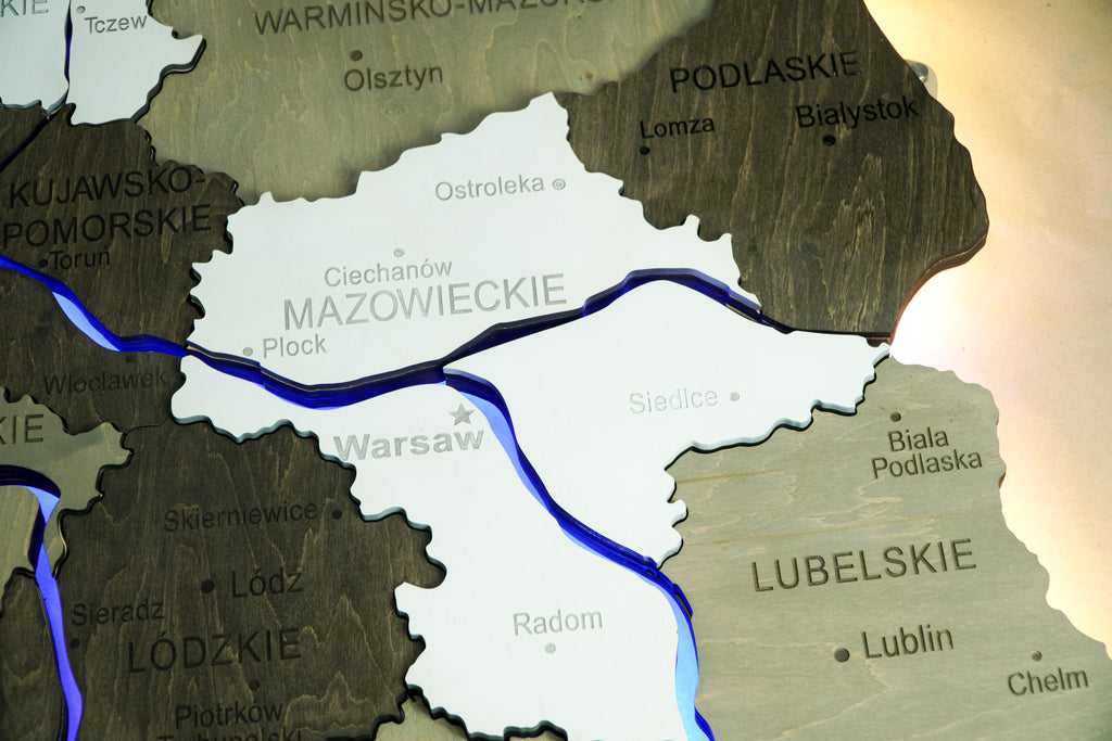 Drewniana wielowarstwowa mapa Polski z podswietlonymi rzekami, kolor Czarno-bialy