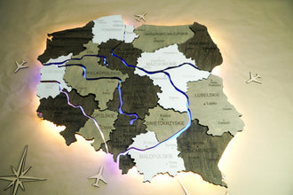 Drewniana wielowarstwowa mapa Polski z podswietlonymi rzekami, kolor Czarno-bialy