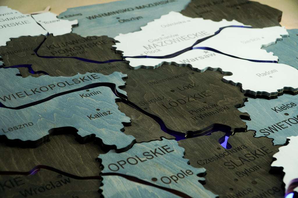 Drewniana wielowarstwowa mapa Polski z podświetlonymi rzekami, kolor Loft
