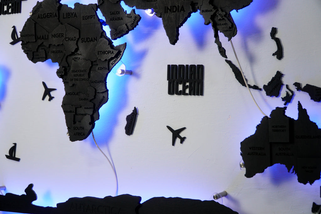 Drewniana wielowarstwowa mapa swiata 3D LED kolor Nero