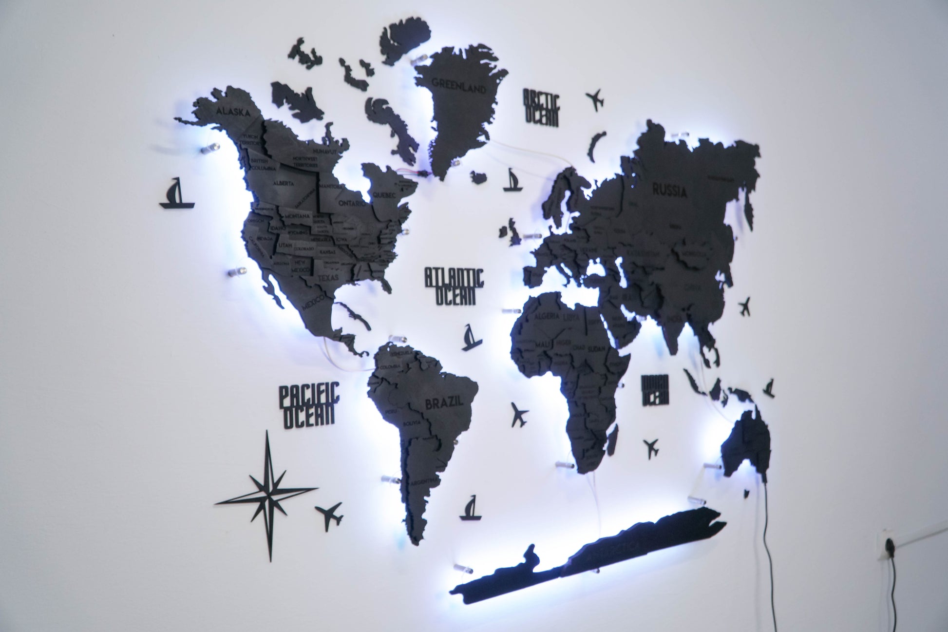 Drewniana wielowarstwowa mapa swiata 3D LED kolor Nero