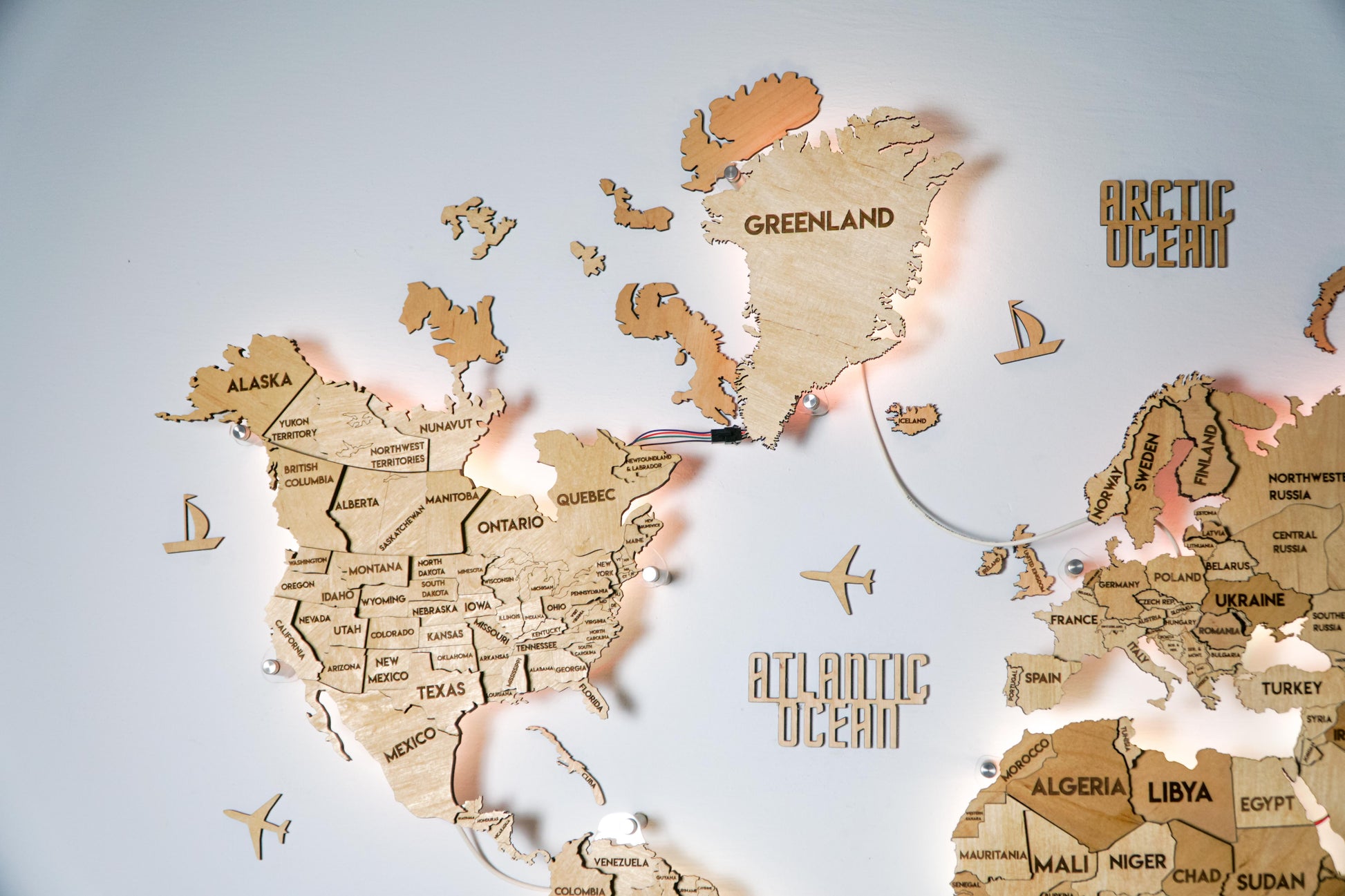 Drewniana wielowarstwowa mapa swiata 3D LED kolor Natural