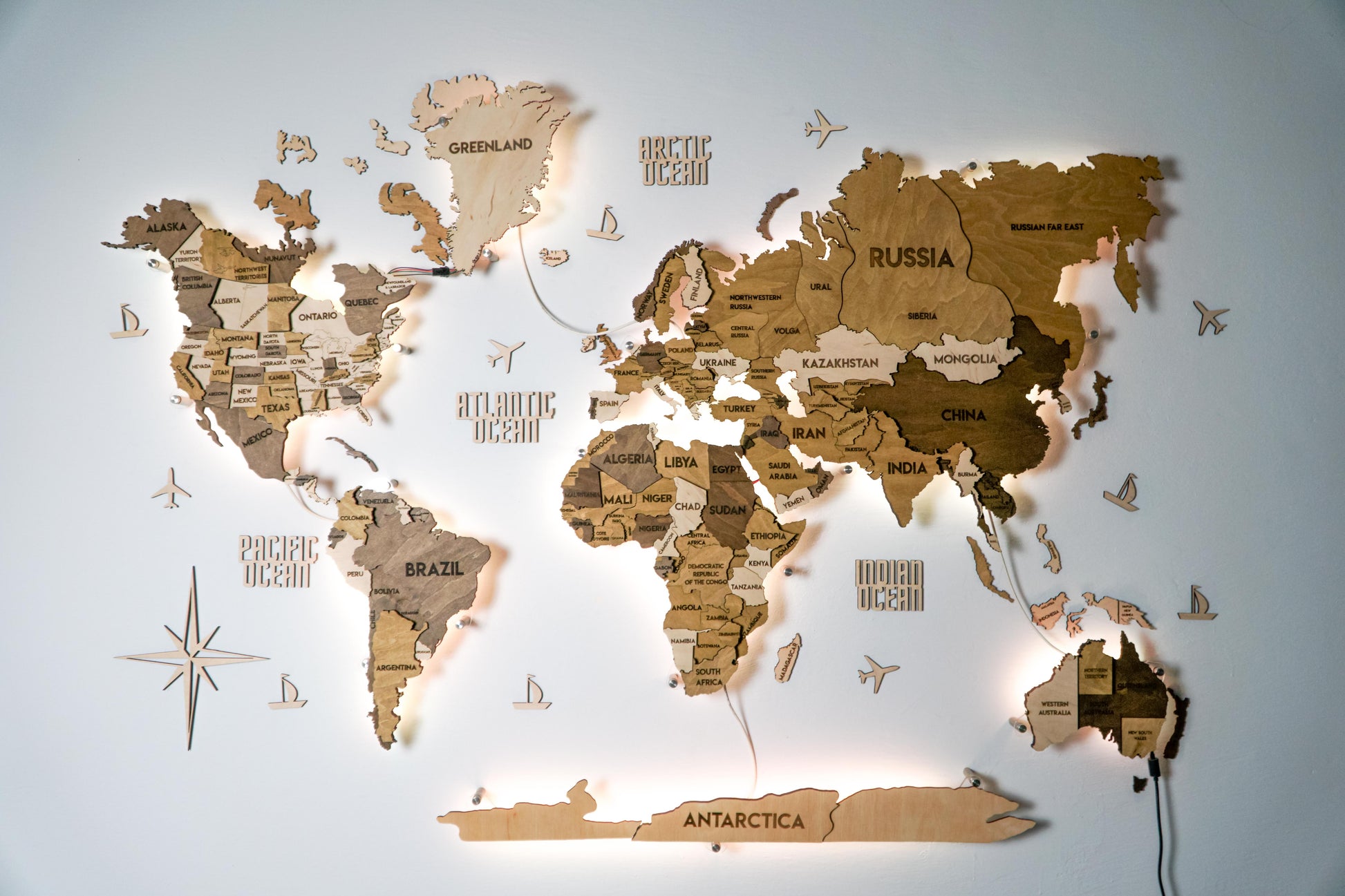 Drewniana wielowarstwowa mapa swiata 3D LED kolor Terra