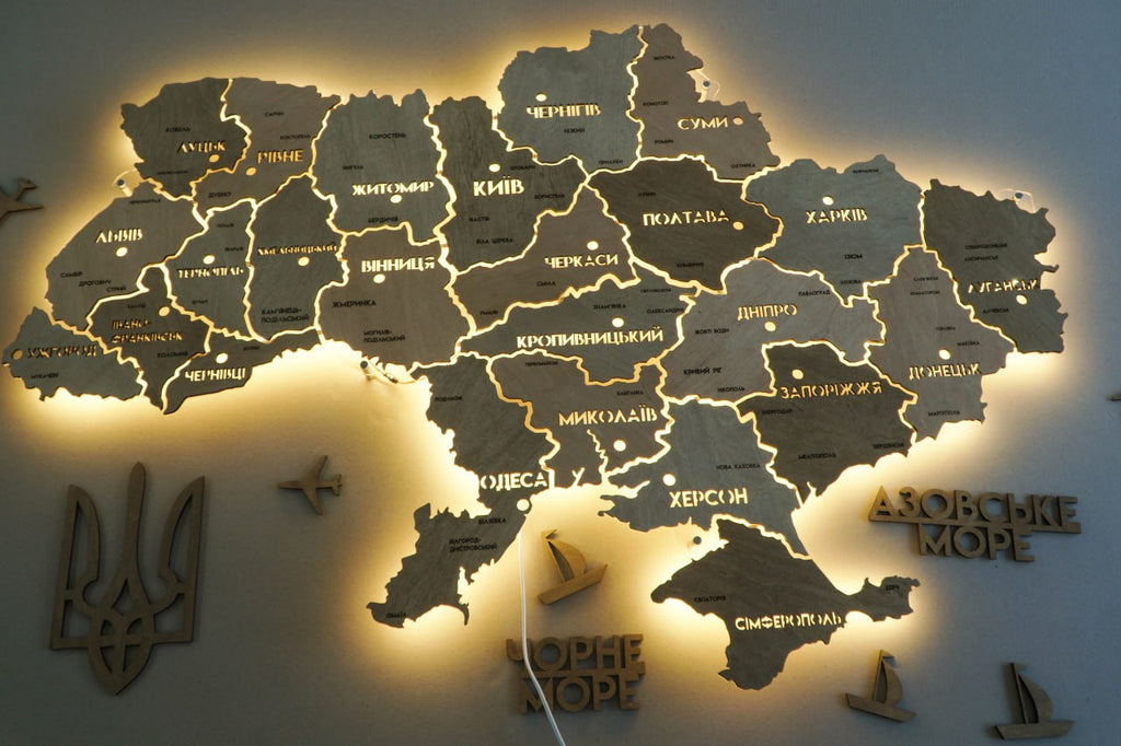 Mapa Ukrainy LED na szkle akrylowym z podświetleniem między regionami kolor Light Tree