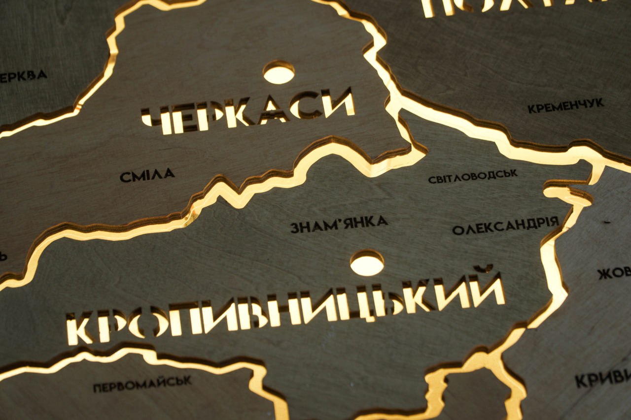 Mapa Ukrainy LED na szkle akrylowym z podświetleniem między regionami kolor Light Tree