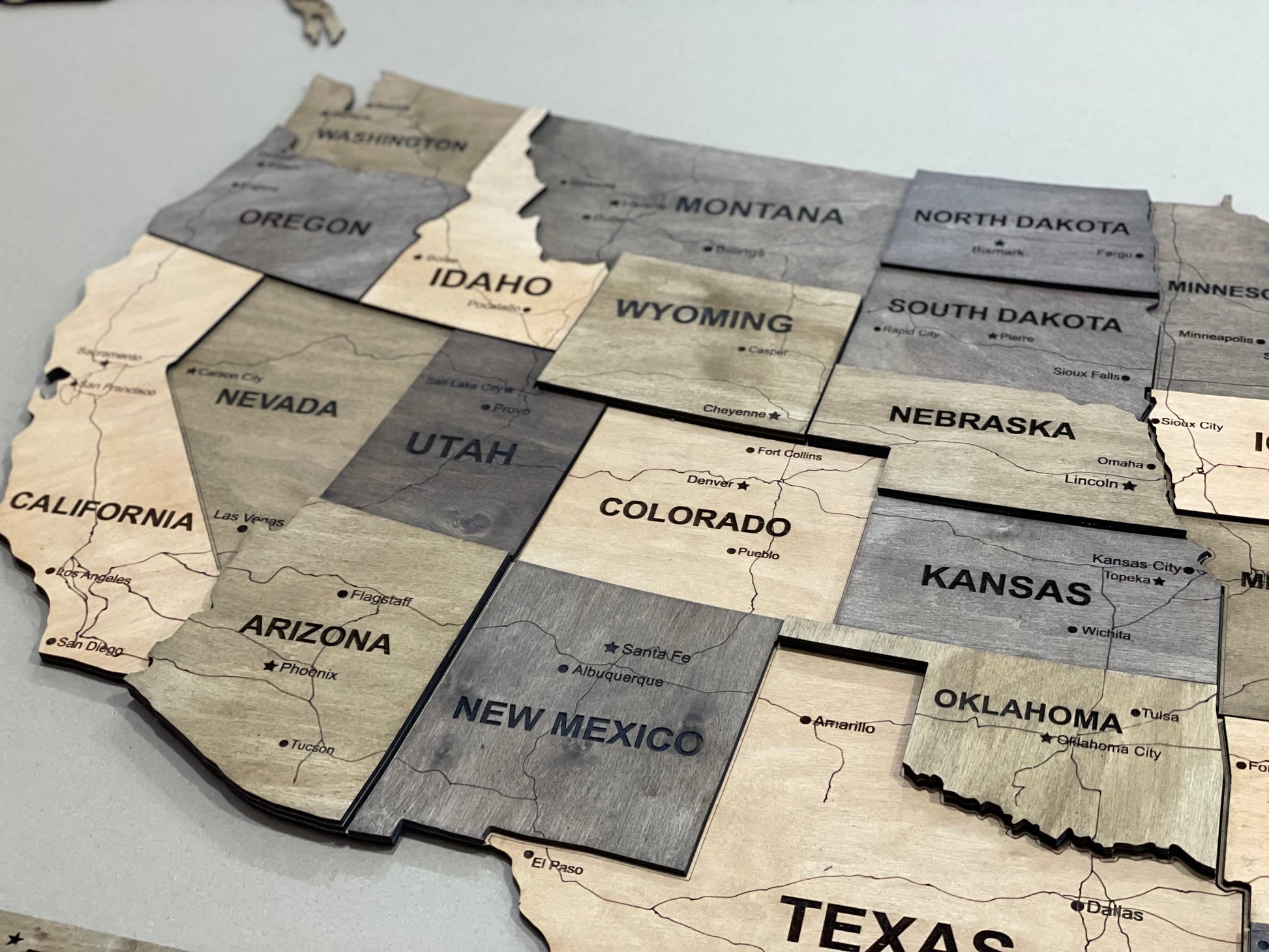 Drewniana mapa USA 3D, kolor Elis