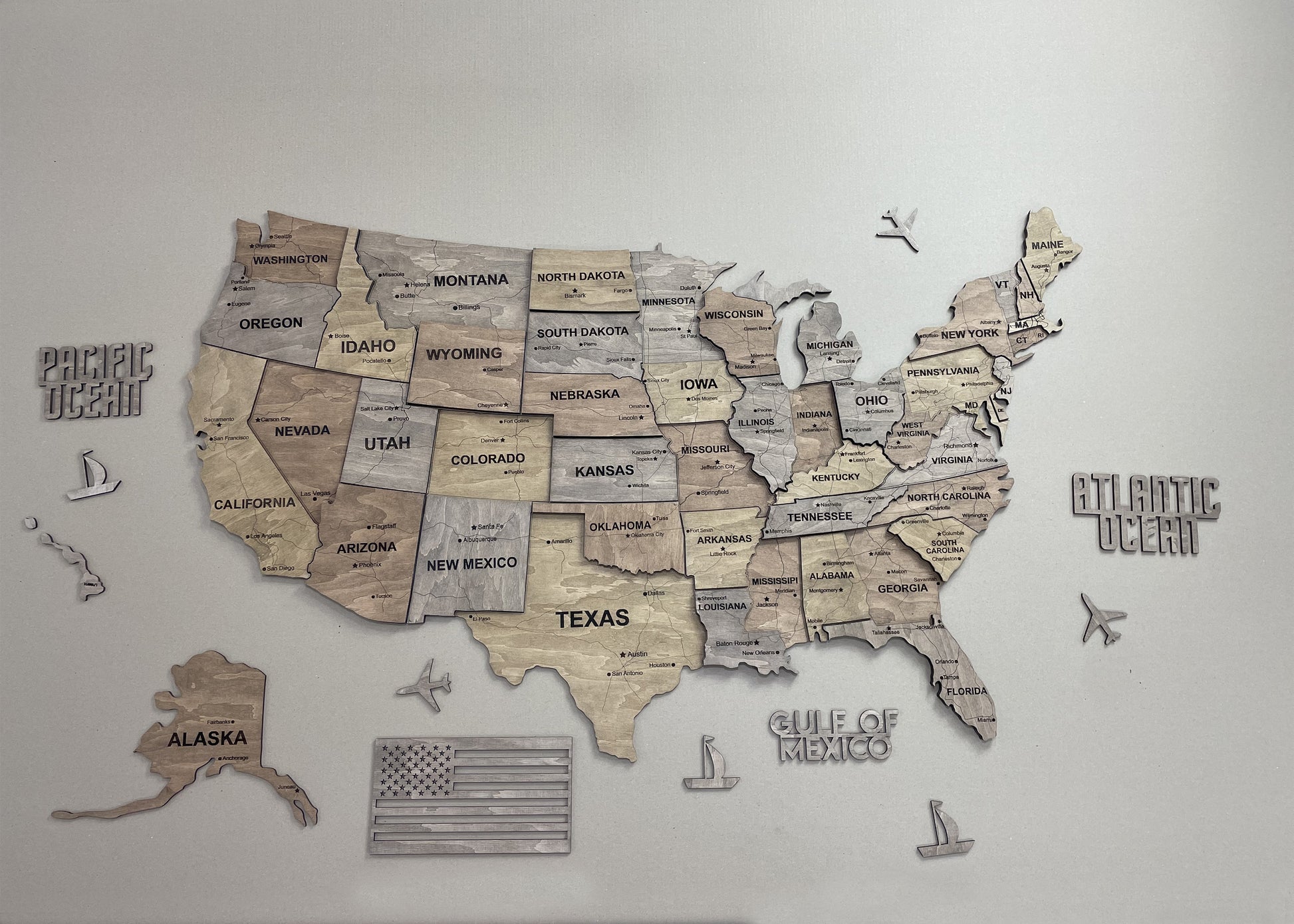 Drewniana mapa USA 3D, kolor Dark Nut