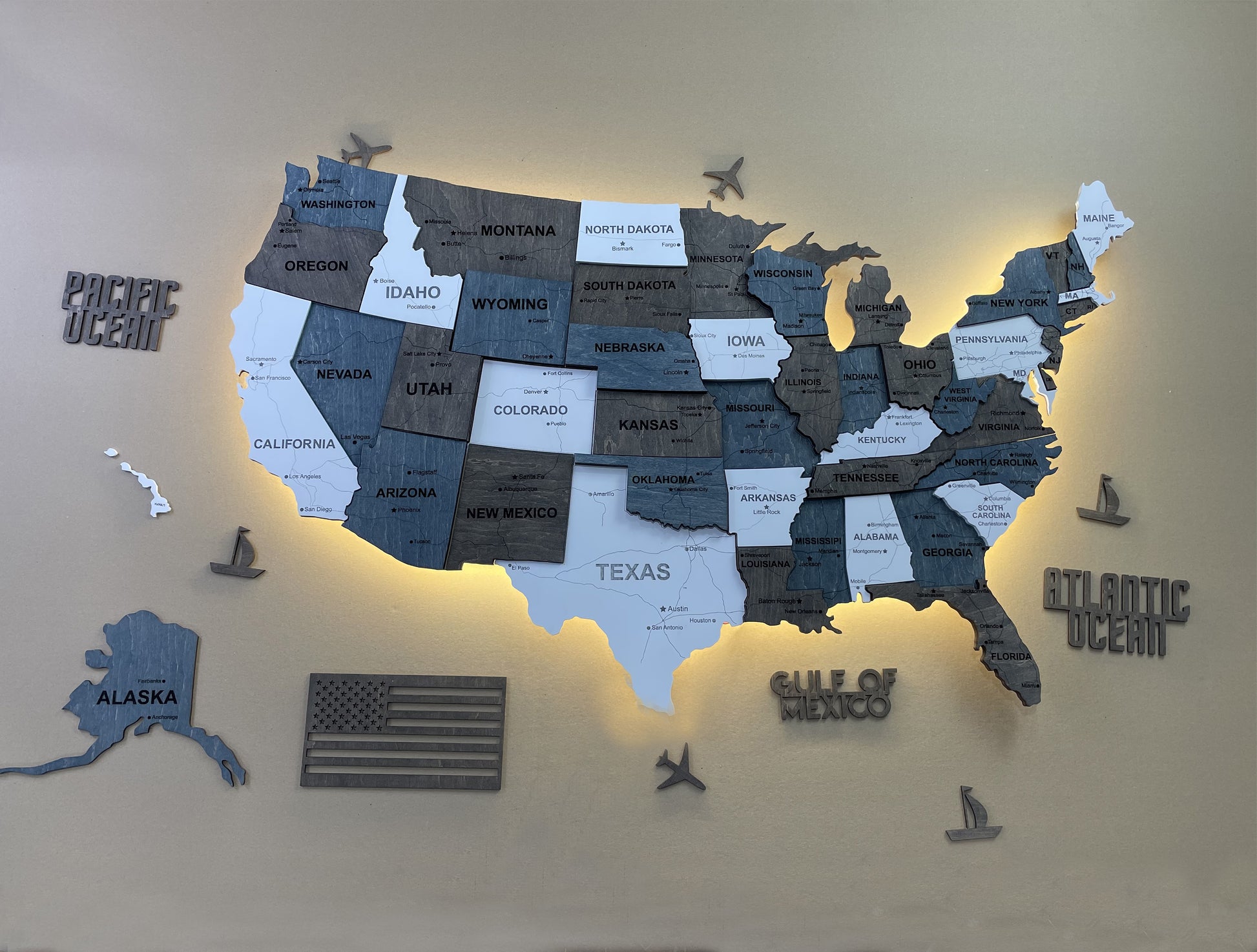 Drewniana mapa USA 3D LED, kolor Loft