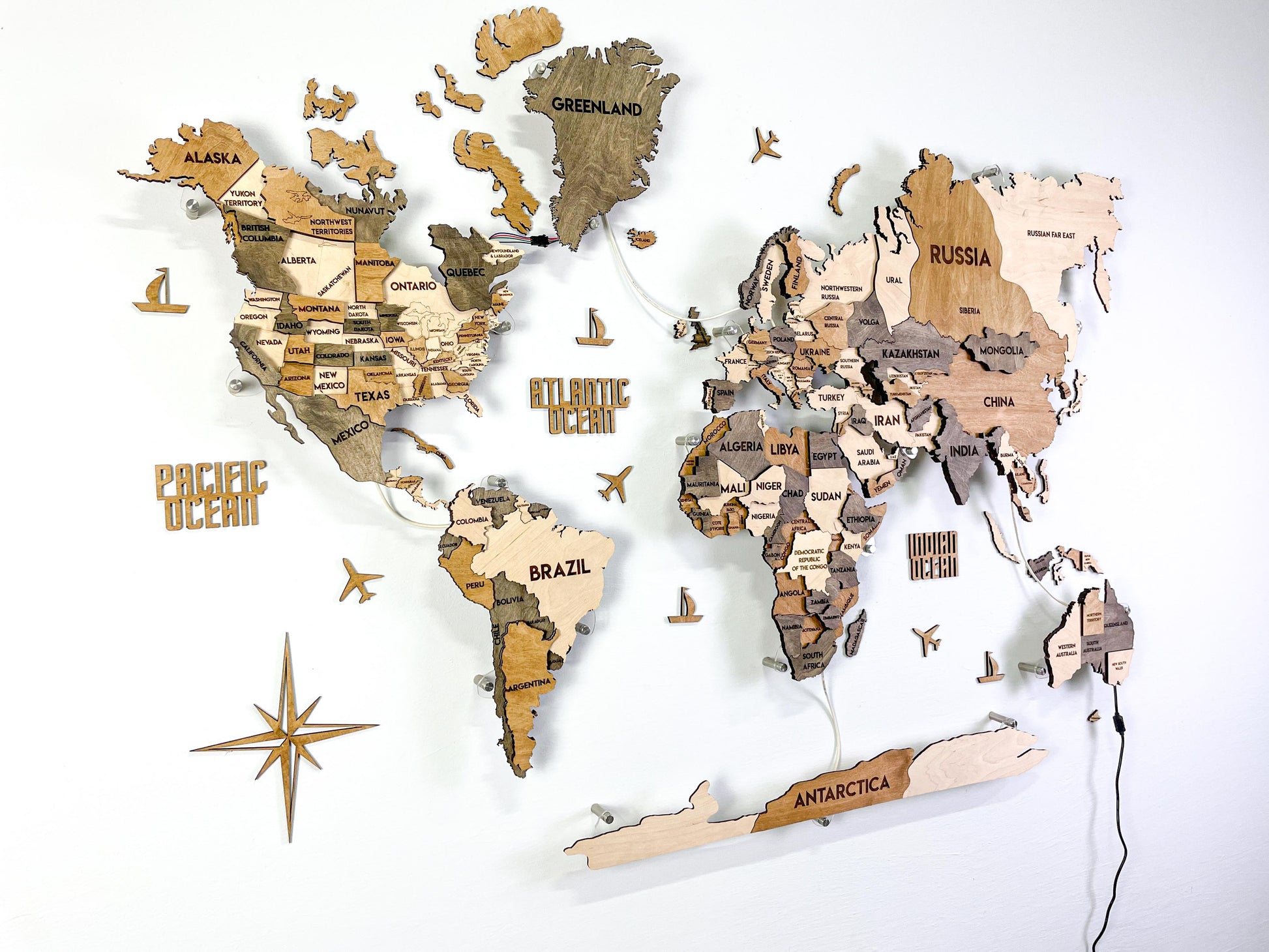 Drewniana wielowarstwowa mapa swiata 3D LED kolor Wonder