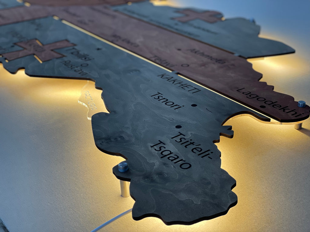 Mapa Gruzji LED na szkle akrylowym z podswietleniem miedzy regionami kolor Flag
