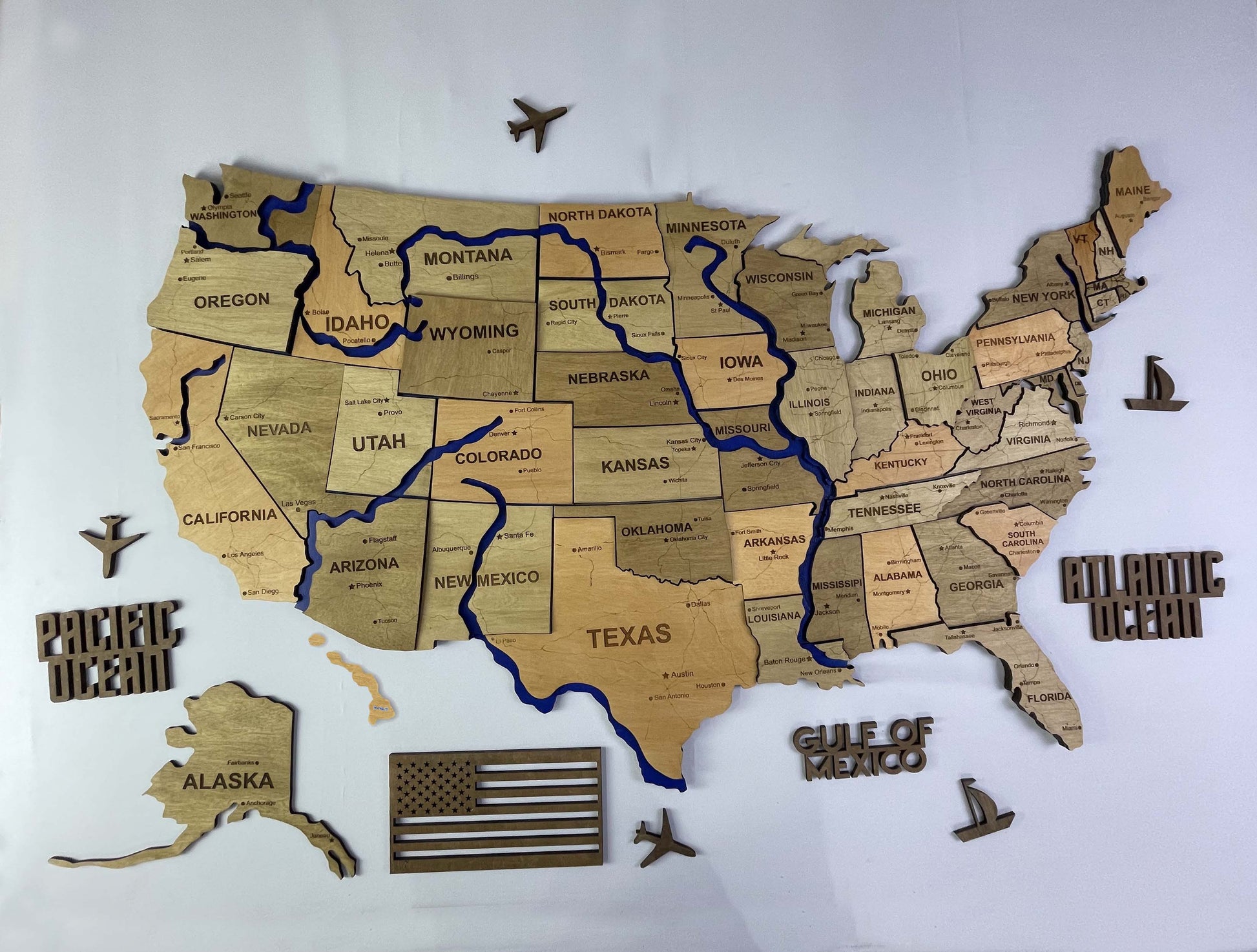 Drewniana mapa USA z rzekami, kolor Light Tree