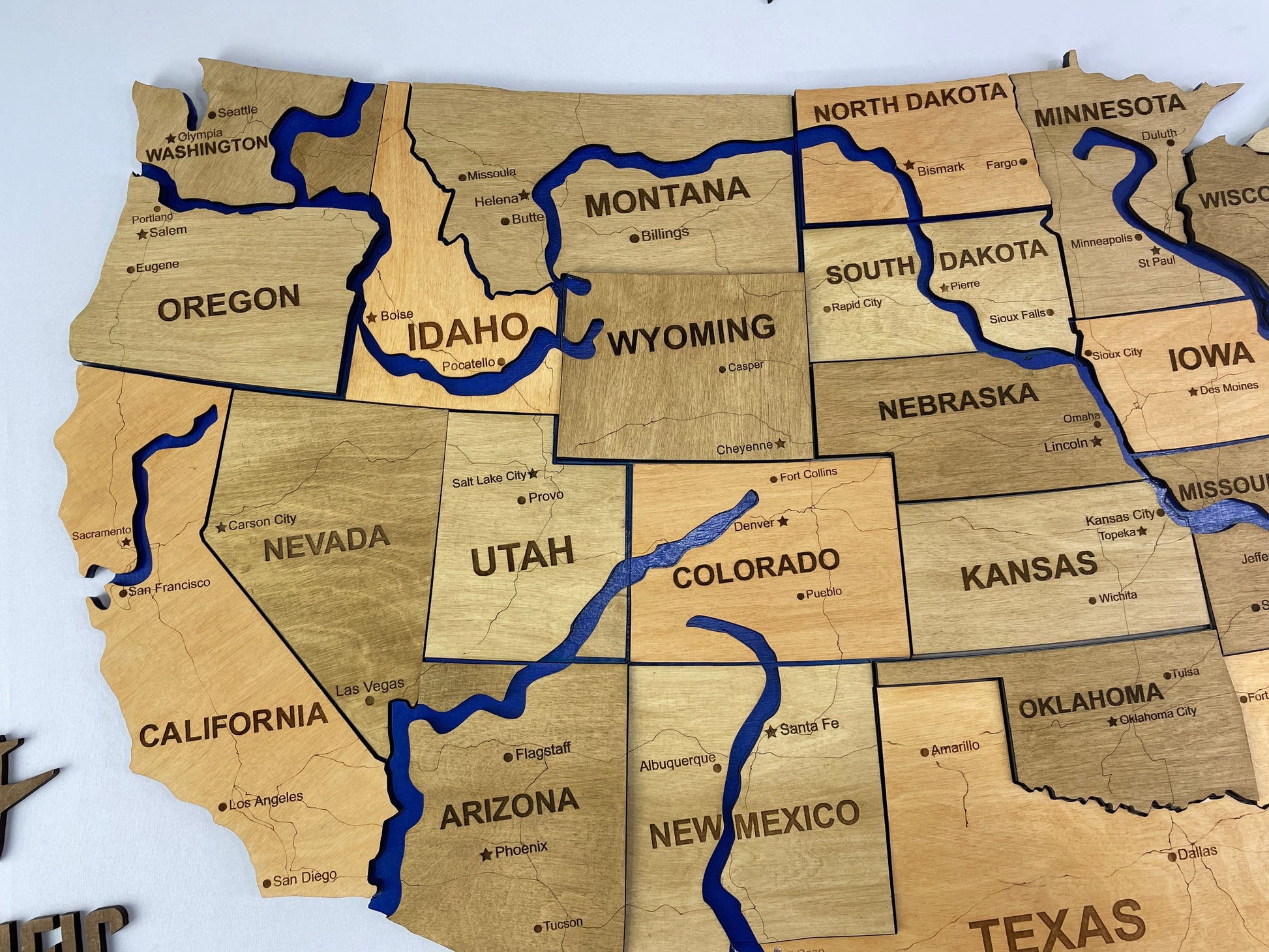 Drewniana mapa USA z rzekami, kolor Light Tree