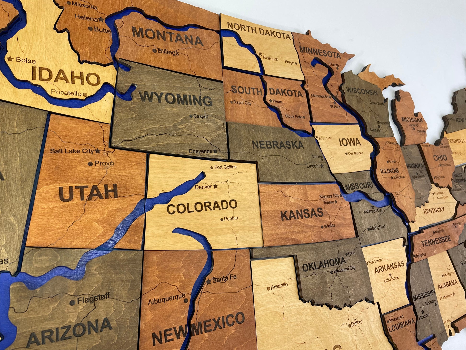 Drewniana mapa USA z rzekami, kolor Warm