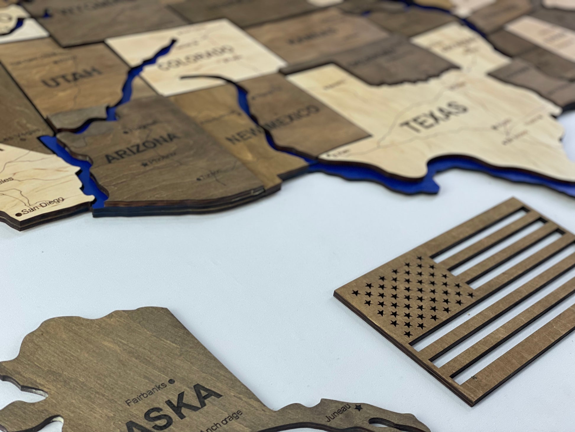 Drewniana mapa USA z rzekami, kolor Wonder
