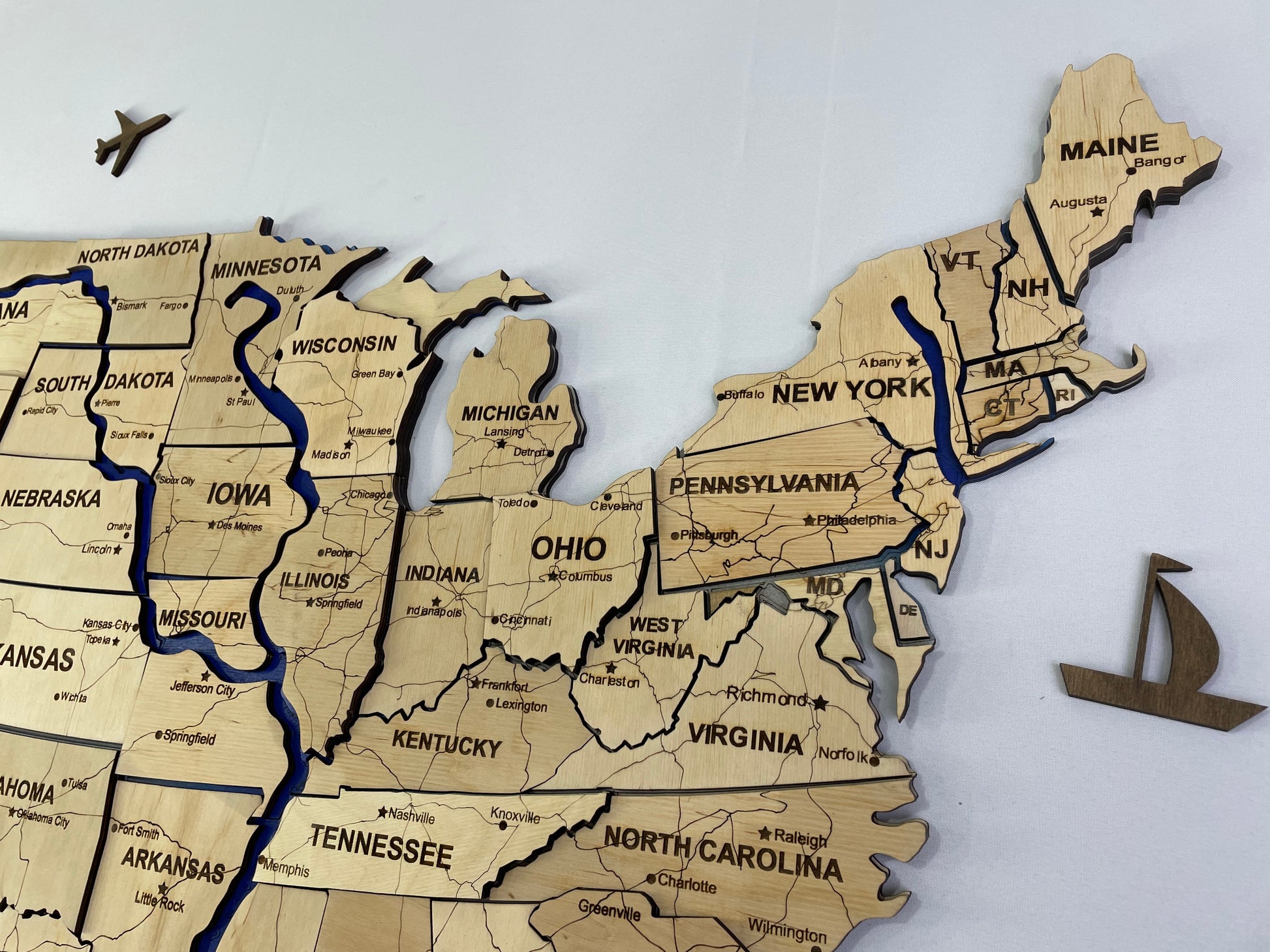 Drewniana mapa USA z rzekami, kolor Natural