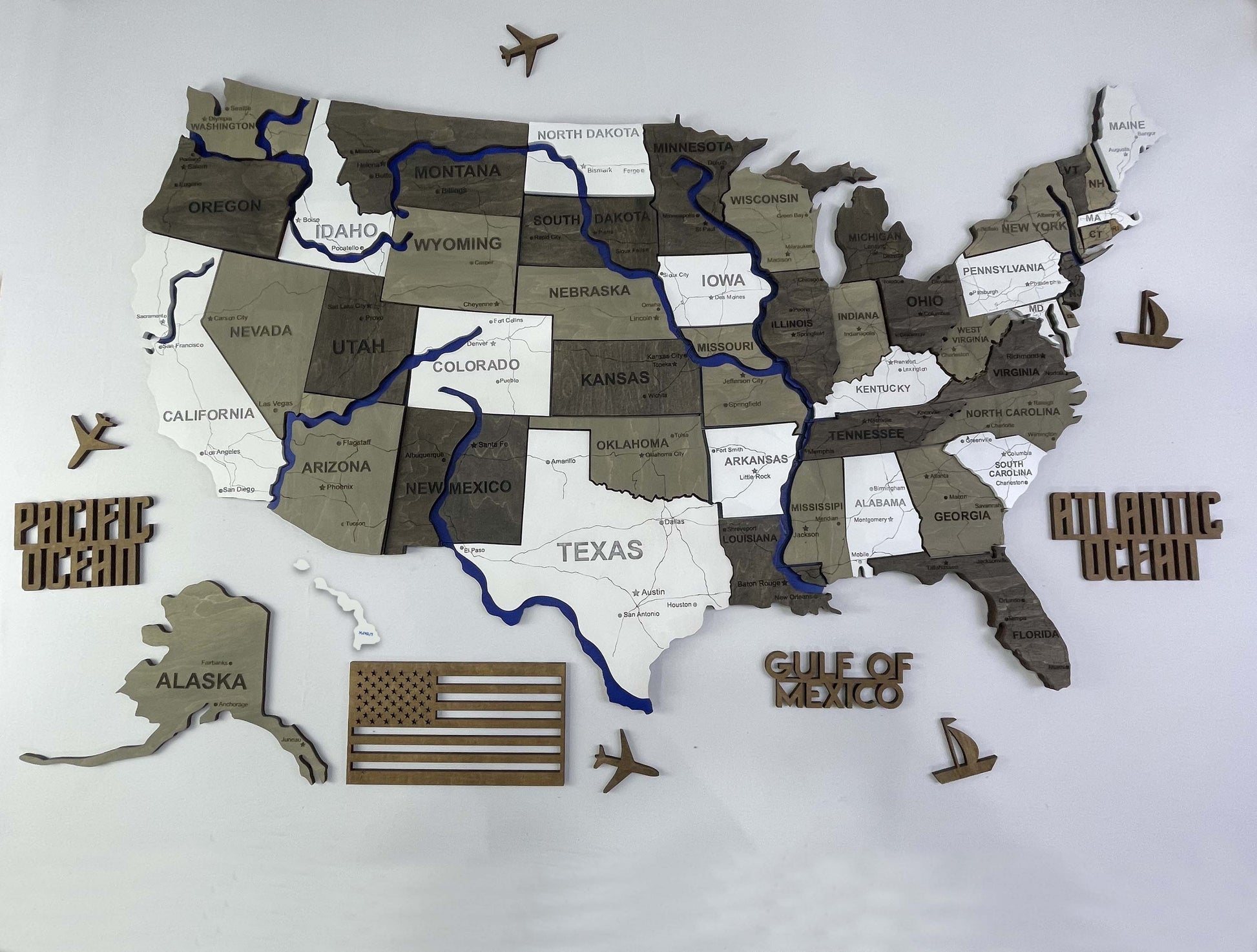 Drewniana mapa USA z rzekami, kolor Czarno-bialy