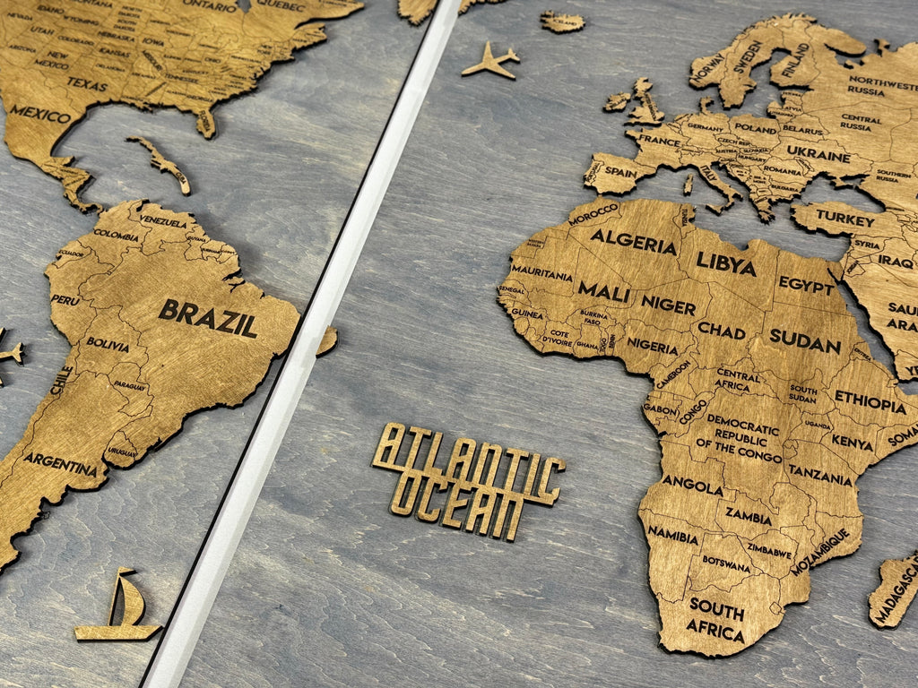 Panel 2 — Drewniana mapa świata na ścianę z oświetleniem LED