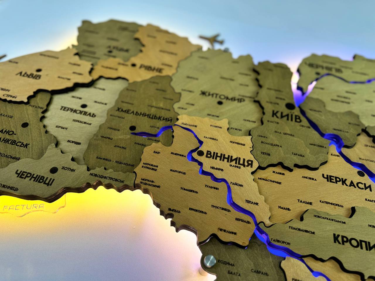 Szczegółowa wielowarstwowa mapa Ukrainy LED z podświetleniem rzek kolor Light Tree