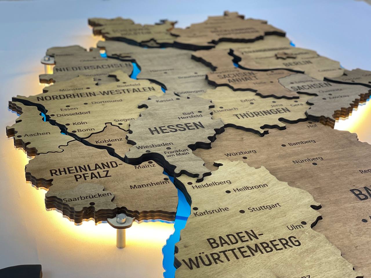 Akrylowa mapa Niemiec z rzekami kolor Dark Nut