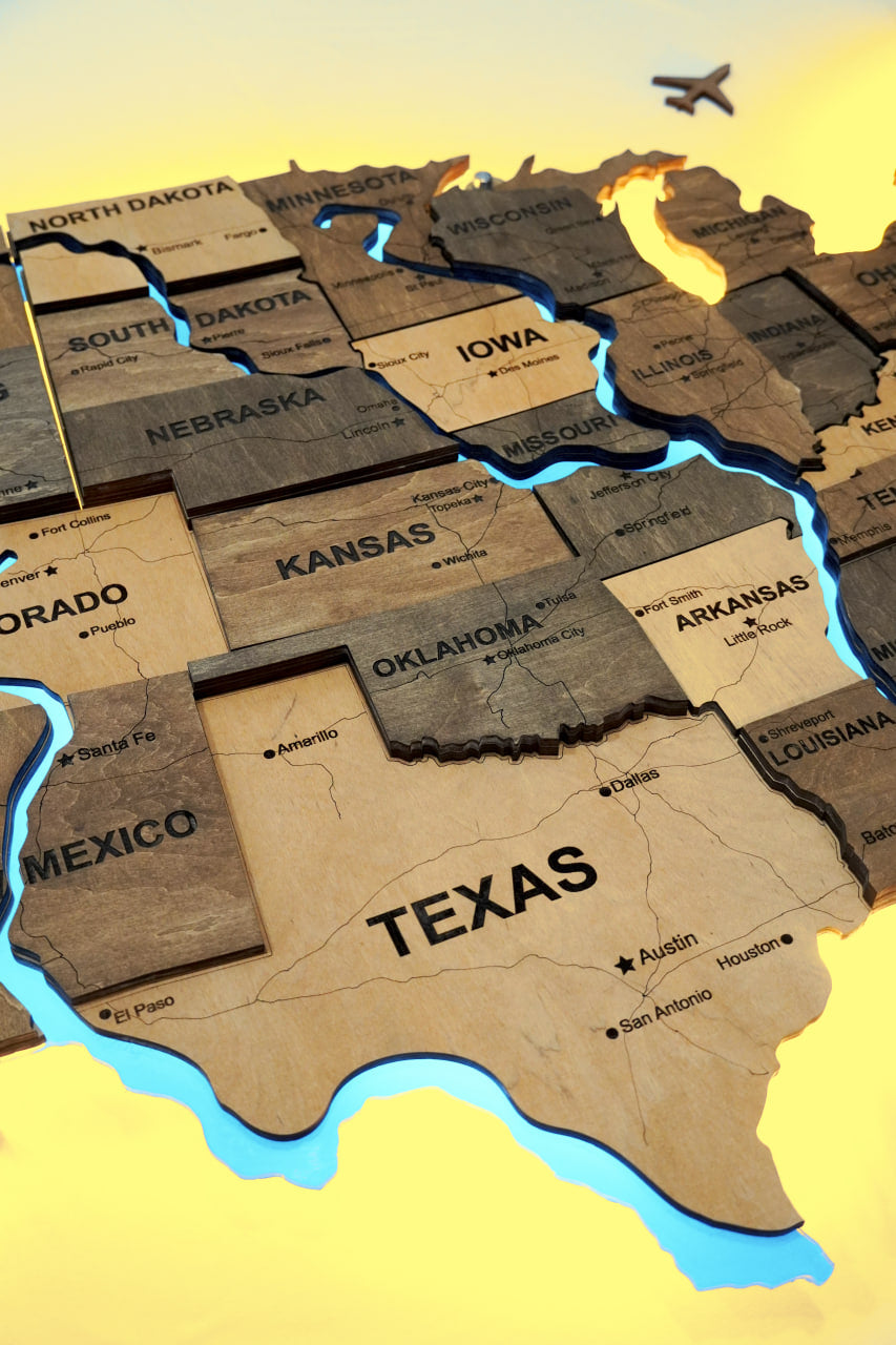 Drewniana mapa USA z LED i rzekami, kolor Elis