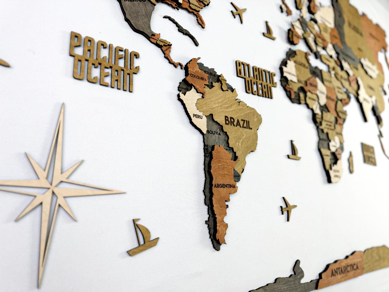 Drewniana wielowarstwowa mapa swiata 3D kolor Classic