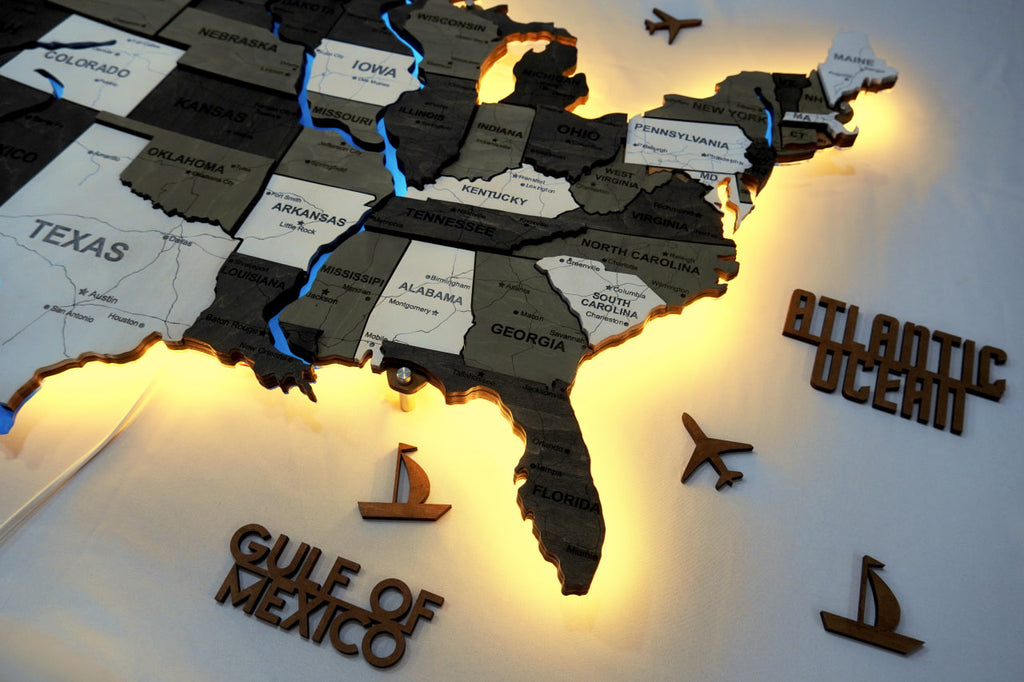 Drewniana mapa USA z LED i rzekami, kolor Czarno-bialy