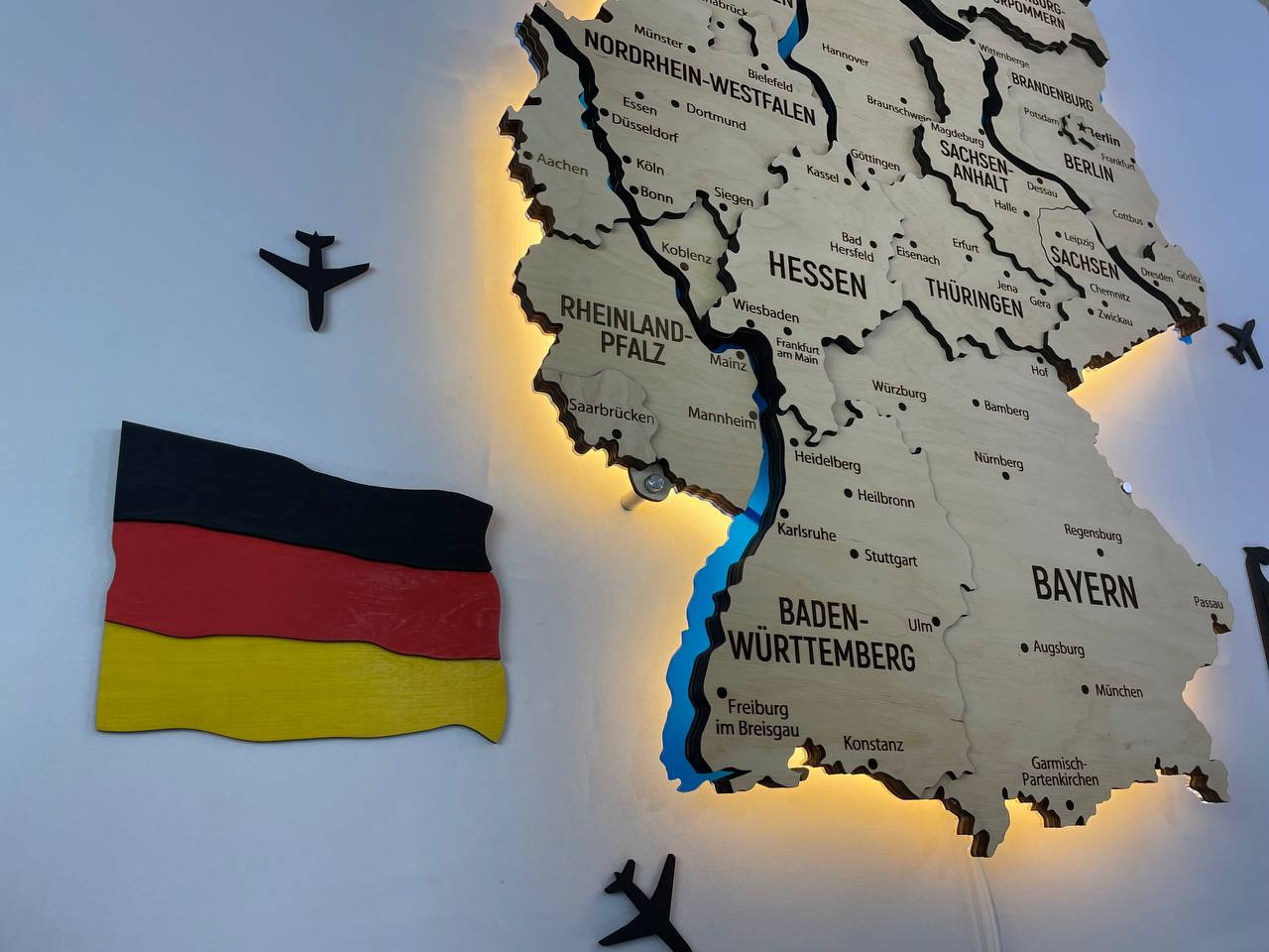 Akrylowa mapa Niemiec z rzekami kolor Natural