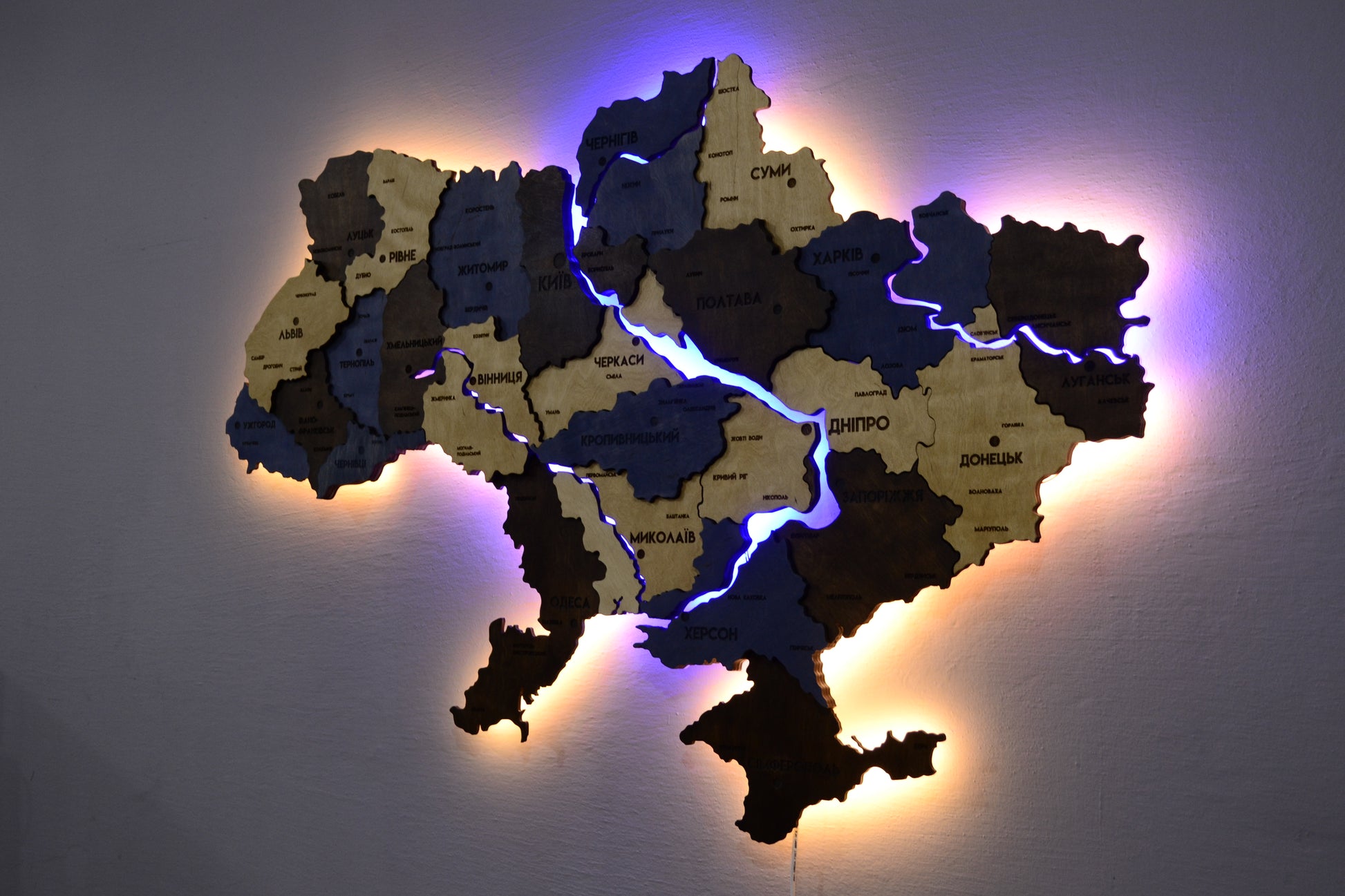 Wielowarstwowa mapa Ukrainy LED z podświetleniem rzek kolor Prime
