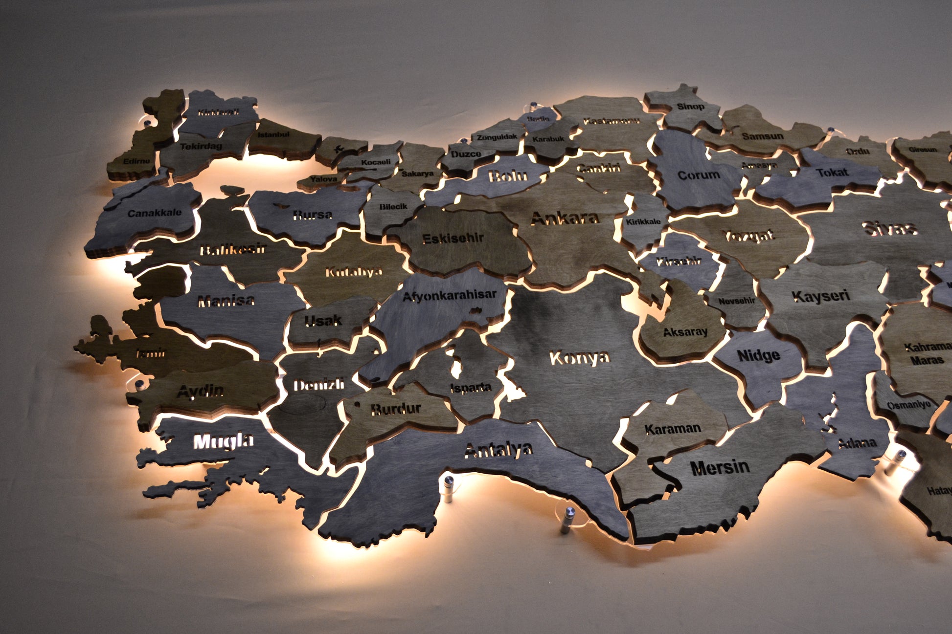Mapa Turcji LED na szkle akrylowym z podświetleniem między prowincjami kolor Nerium