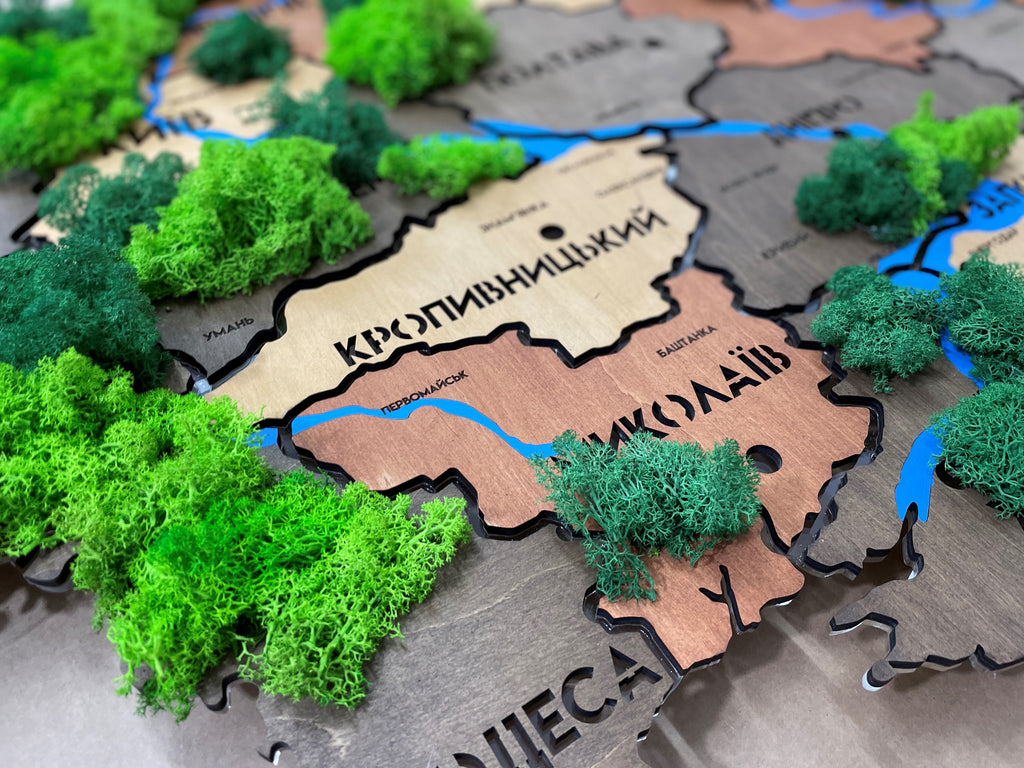 Mapa Ukrainy LED na szkle akrylowym z rzekami, mchem i podświetleniem między regionami kolor Warm