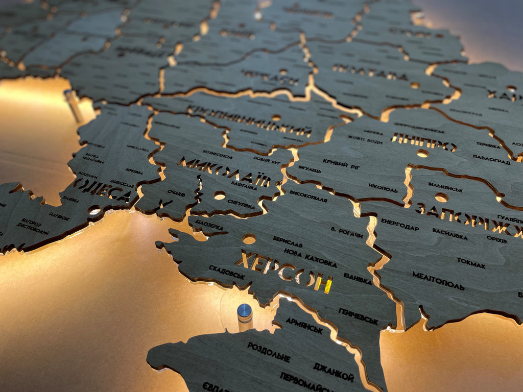 Szczegółowa mapa Ukrainy LED na szkle akrylowym z podświetleniem między regionami kolor Oak