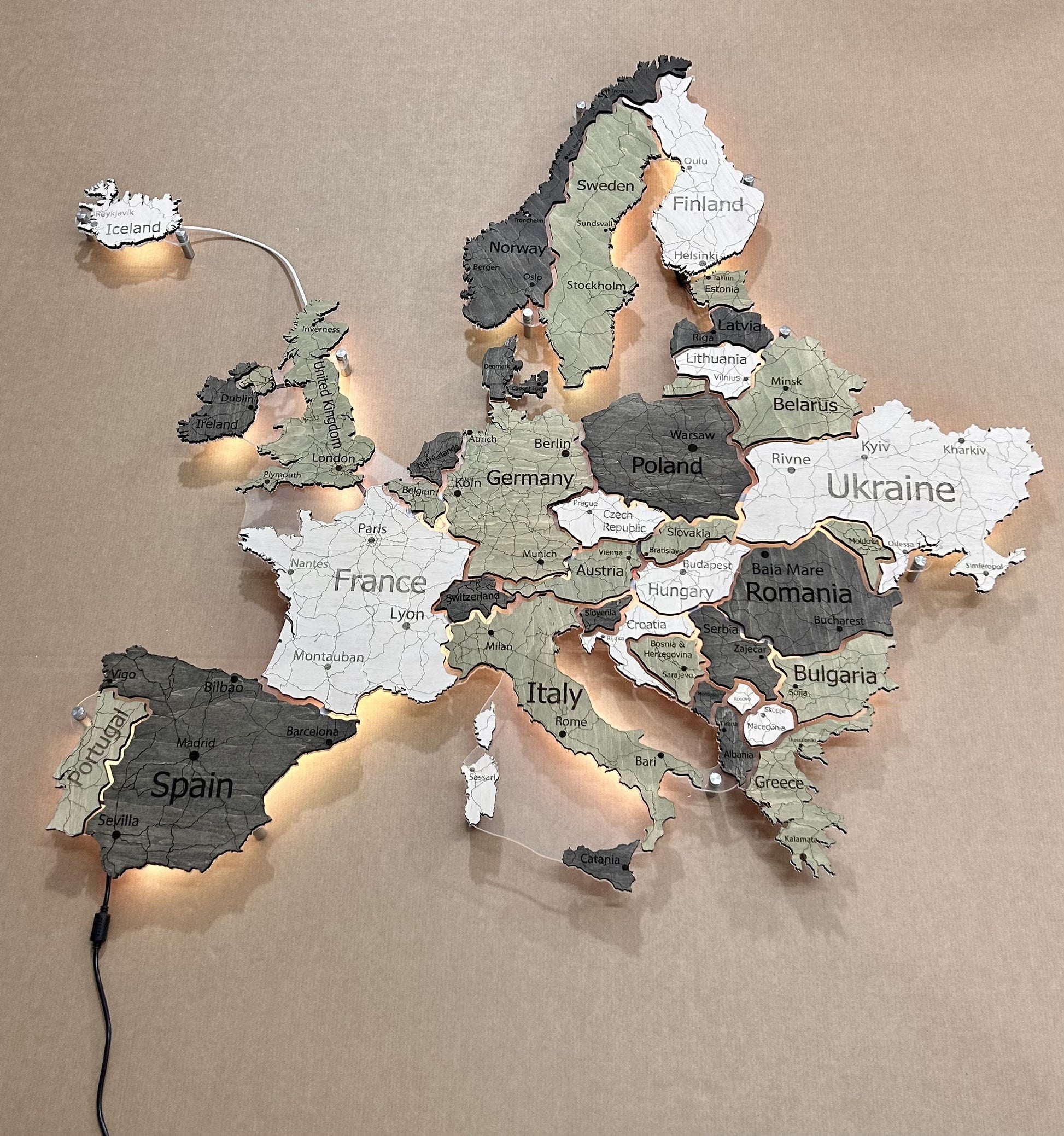 Mapa Europy LED na szkle akrylowym z podświetleniem między krajami kolor Verde