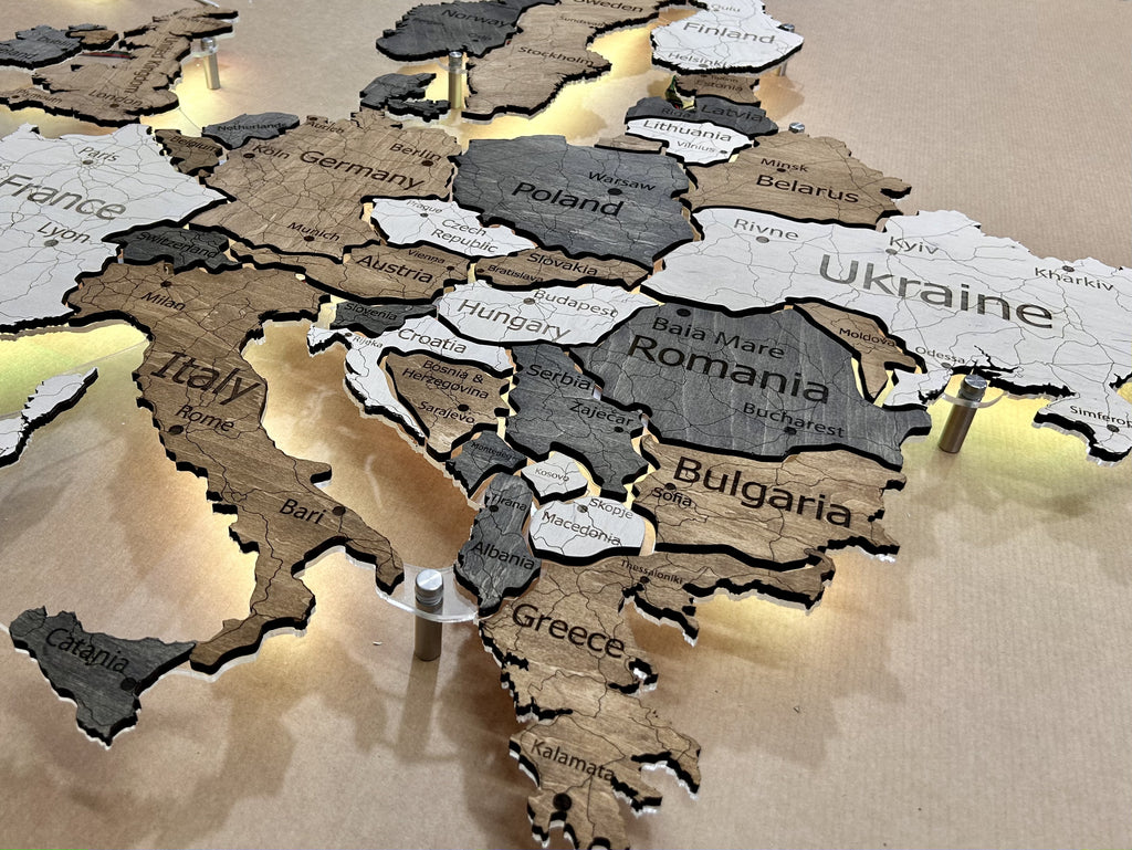 Mapa Europy LED na szkle akrylowym z podświetleniem między krajami kolor Wander