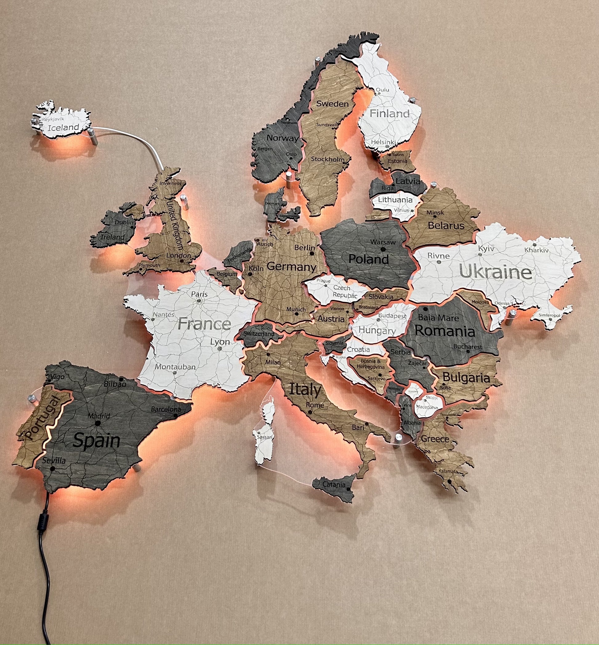 Mapa Europy LED RGB na szkle akrylowym z podświetleniem między krajami kolor Wander