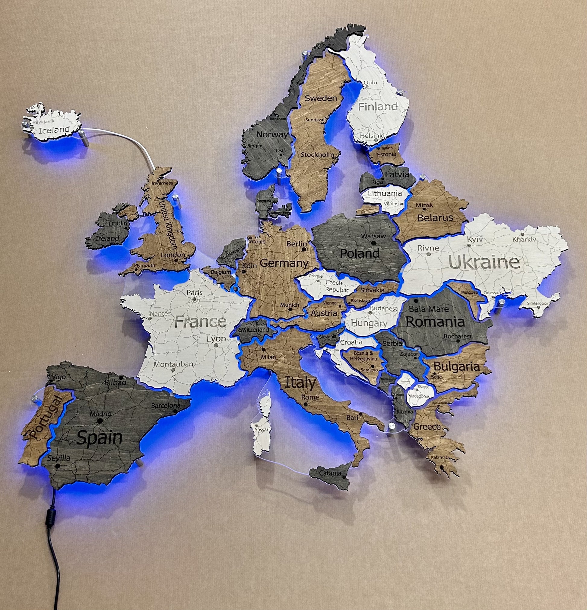 Mapa Europy LED RGB na szkle akrylowym z podświetleniem między krajami kolor Wander