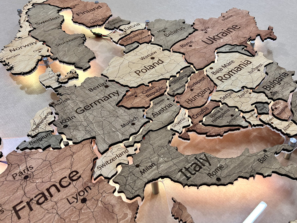 Mapa Europy LED na szkle akrylowym z podświetleniem między krajami kolor Warm