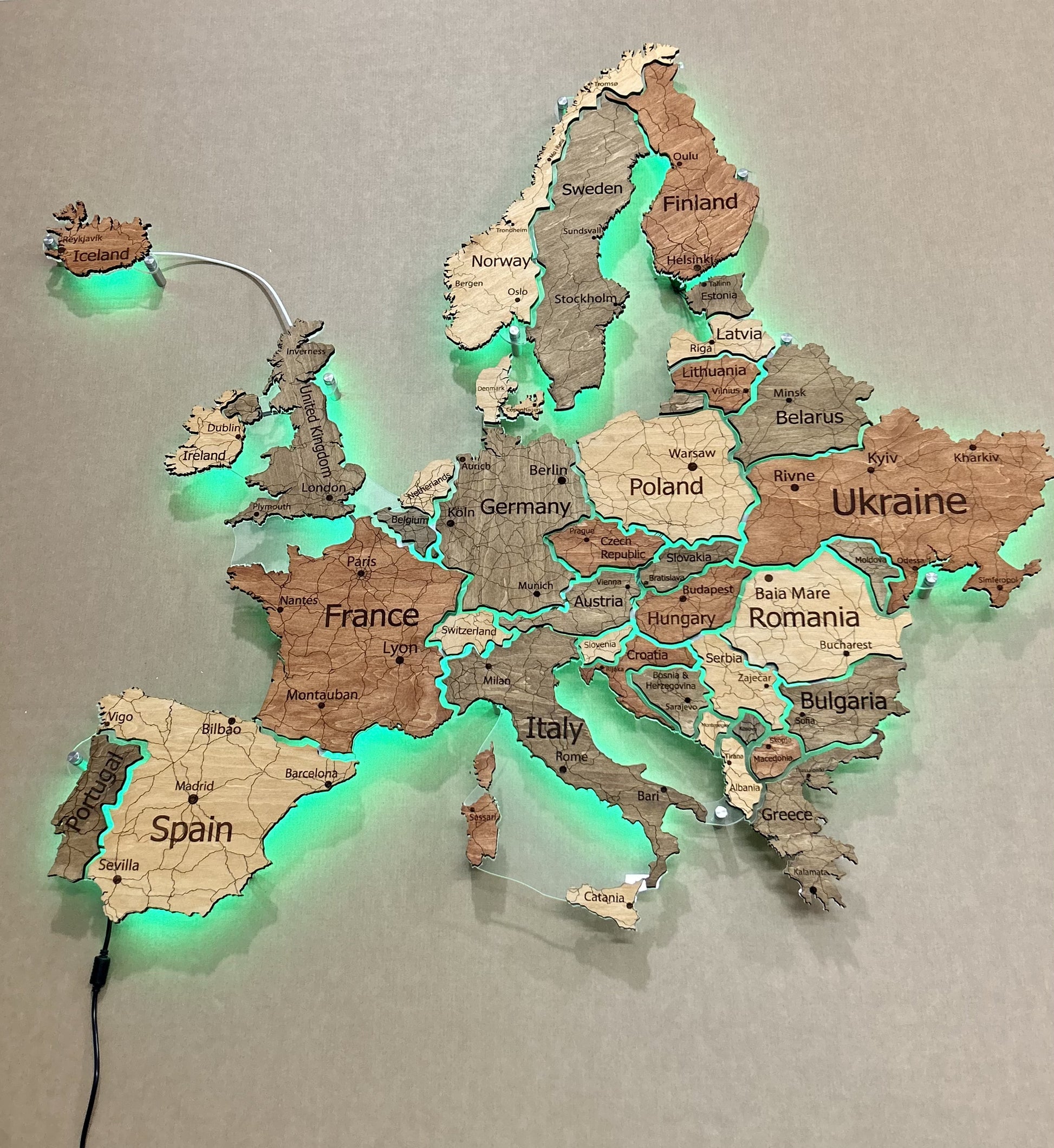 Mapa Europy LED RGB na szkle akrylowym z podświetleniem między krajami kolor Warm