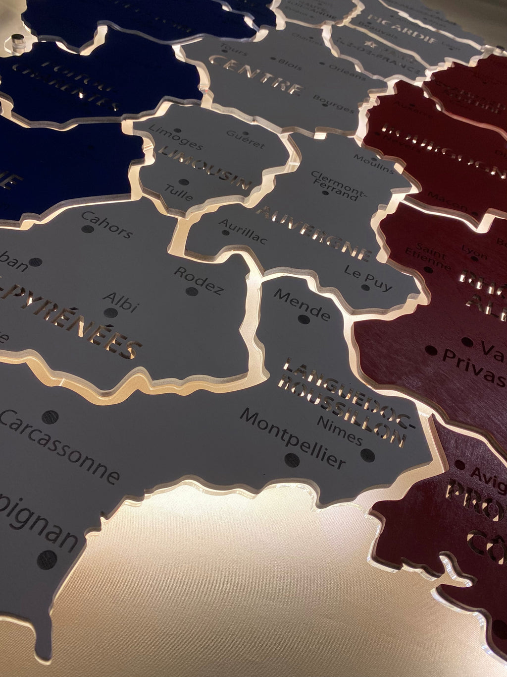 Mapa Francji LED na szkle akrylowym z podświetleniem między regionami kolor Flag